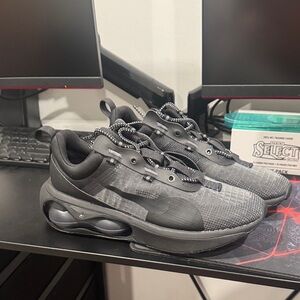 Nike Men's Gray and Black Sneakers